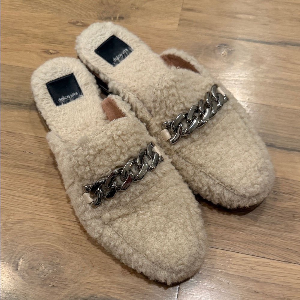 Dolce Vita Cream Sherpa Chain Mules 6.5